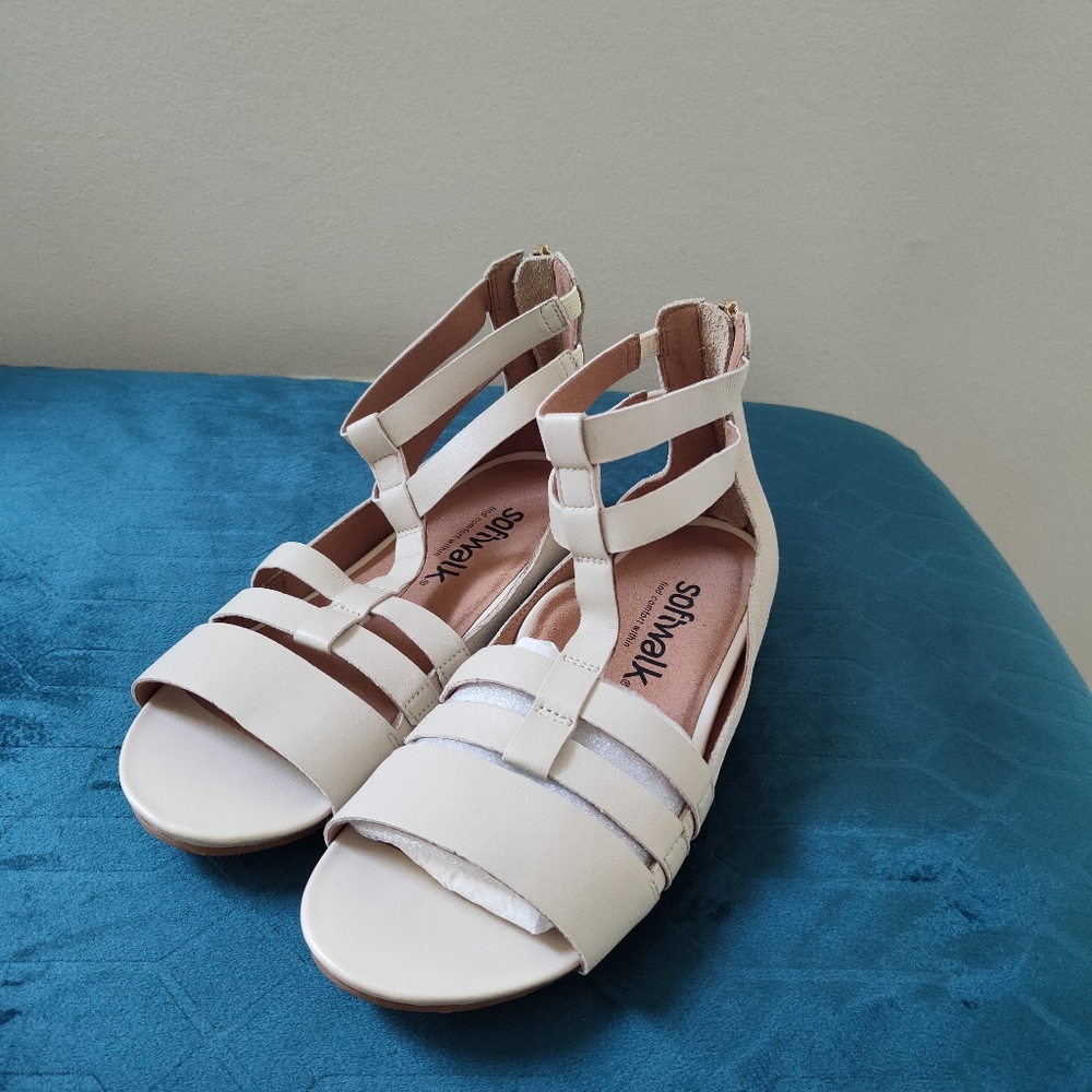 SoftWalk Women's Cazadero Sandal